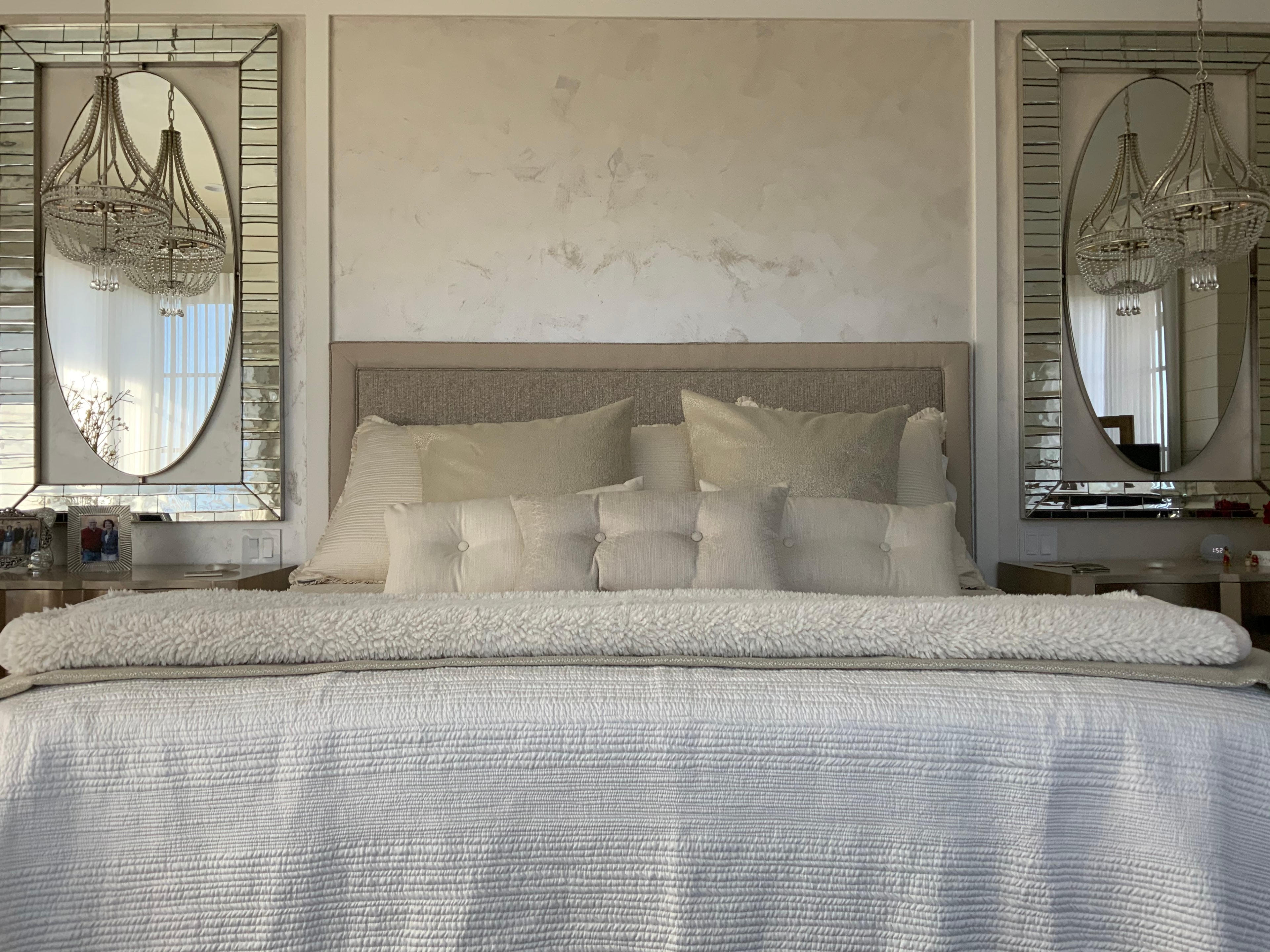 Figure Eight Island — children's room with built-in shelving and gold geometric wallpaper